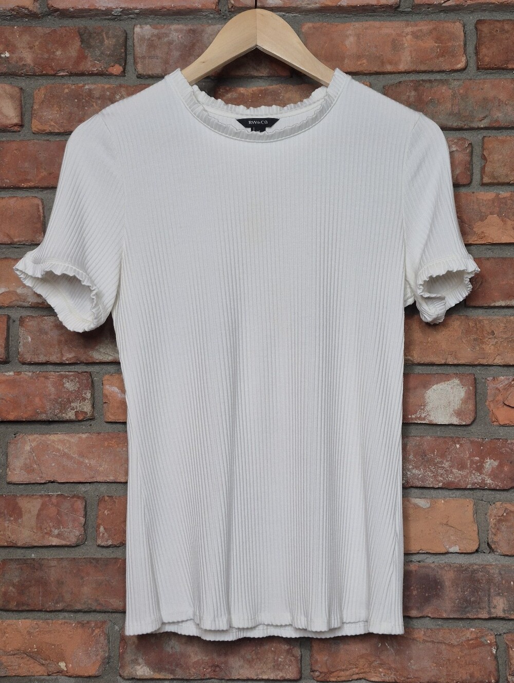 RW&CO White Ribbed Ruffle Trim Short Sleeve Stretch Top Blouse Womens Large
